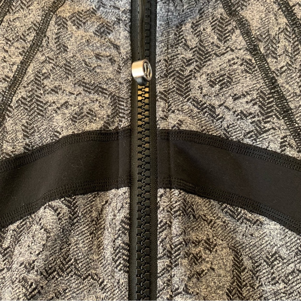 Lululemon Define Jacket, Full, Zip Fitted, Brushe… - image 6